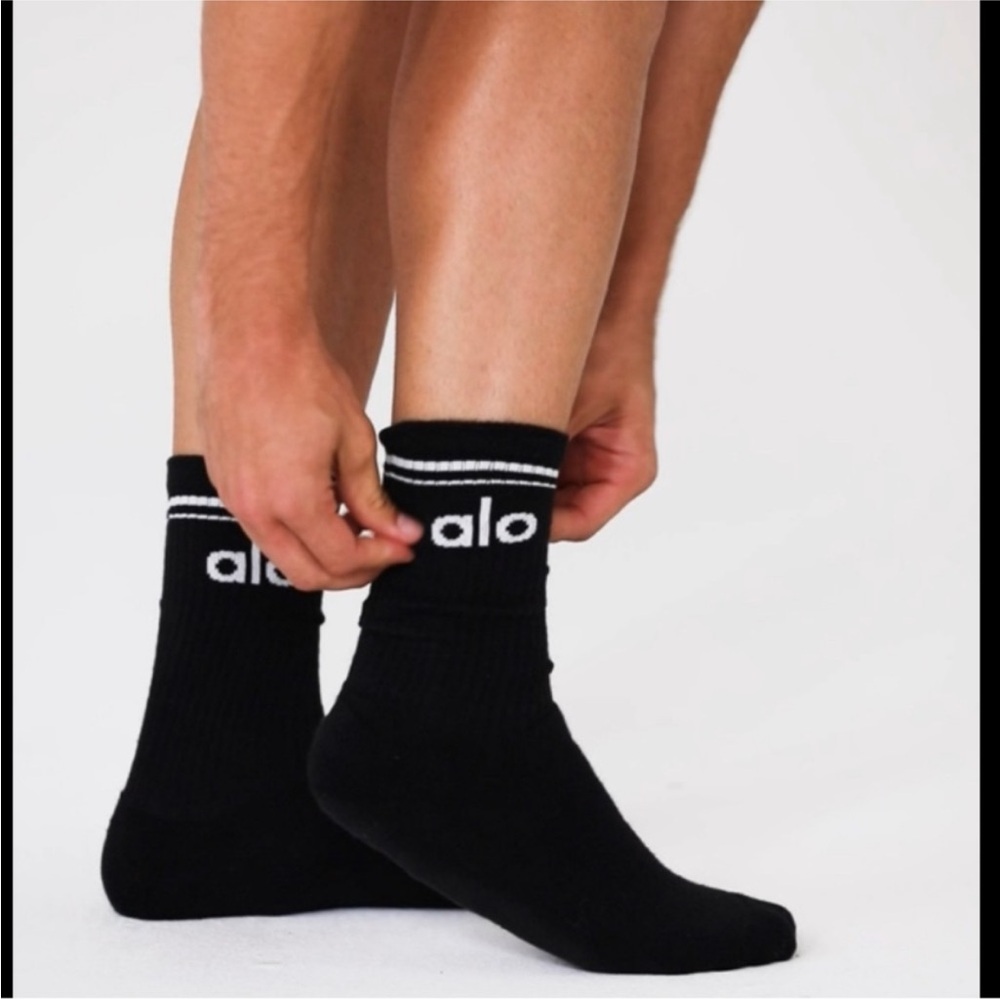 RESTOCK ALO Yoga Unisex “Throwback” Sock (M) *BESTSELLER*